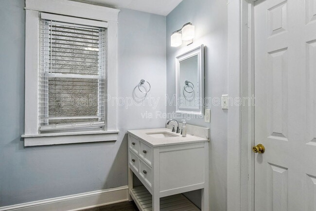 Building Photo - 2818 North Ave