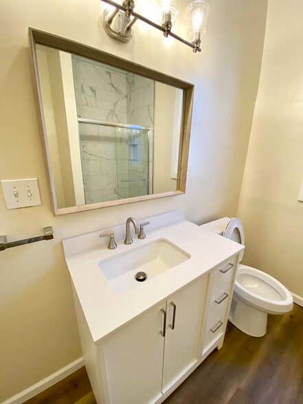 Building Photo - 1372 Neil Ave