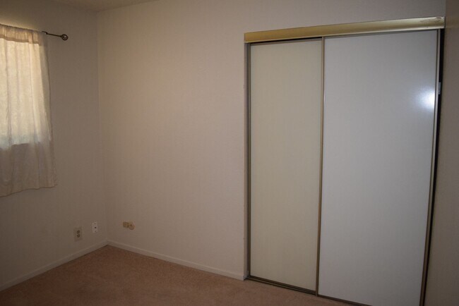 Building Photo - 6051 Roloff Way