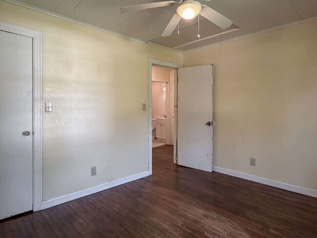 Building Photo - 2 Bedroom Home for Lease!!