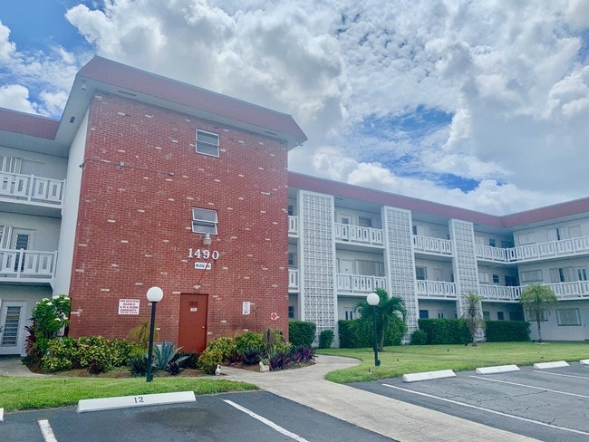 Primary Photo - 1490 NW 43rd Ave