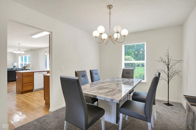 Building Photo - 5761 Cantigny Way S