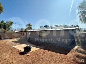 Building Photo - 518 S Mann Ave