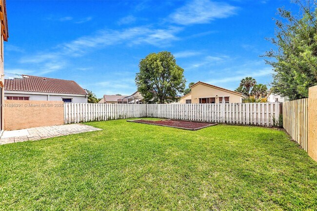 Building Photo - 15740 NW 16th Ct