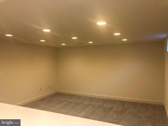 Building Photo - 7957 Blitz Ct