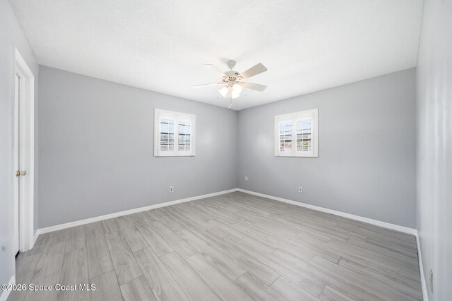 Building Photo - 1172 Bay Dr E