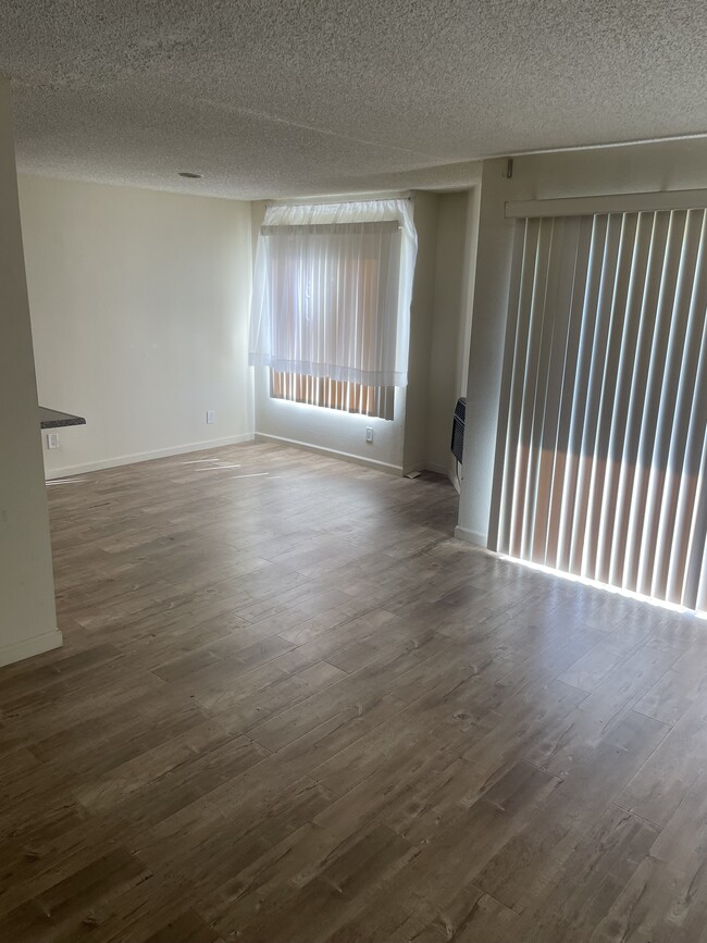 Living/Dining Room - 6767 Hayvenhurst Ave