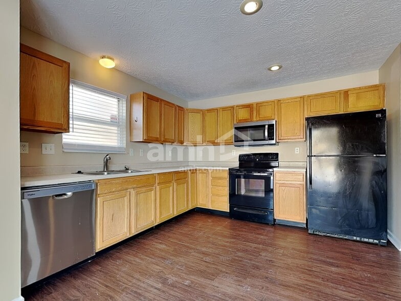 Building Photo - 930 W Jameson Ct