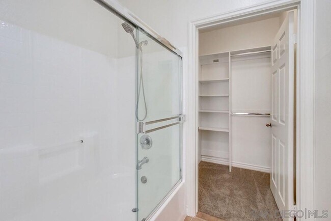 Building Photo - Luxury living in beautiful UTC, Spacious 2...