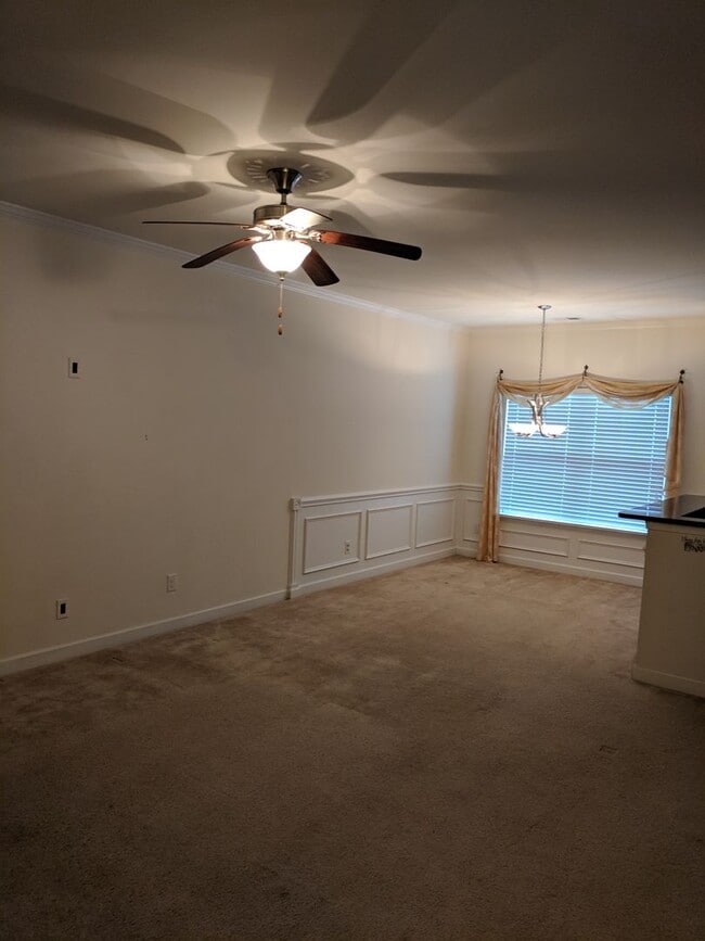 Building Photo - Steele Creek area townhome