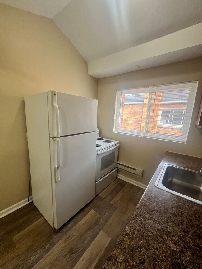 Building Photo - 1033 Tennessee Ave