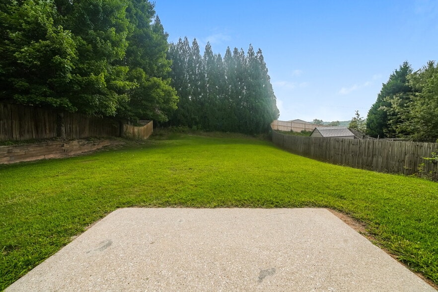 Building Photo - 216 Winterbury Dr
