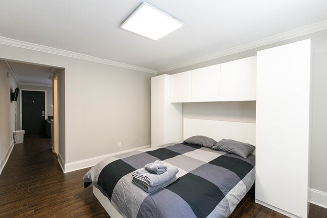 Building Photo - 1743 N Decatur Rd