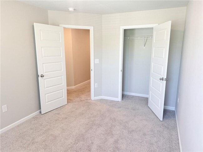 Building Photo - 2104 Shetley Creek Dr