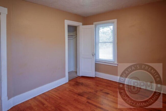 Building Photo - 2114 L St