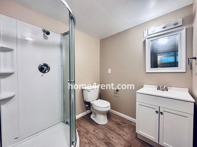 Building Photo - Fantastic Parkville Home and Updated Kitch...