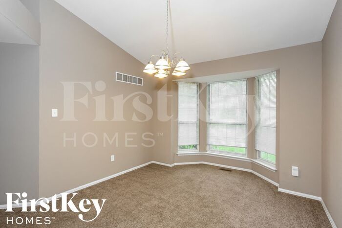 Building Photo - 611 Foxtail Dr
