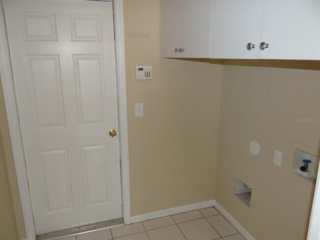 Building Photo - 17712 Hampshire Oak Dr