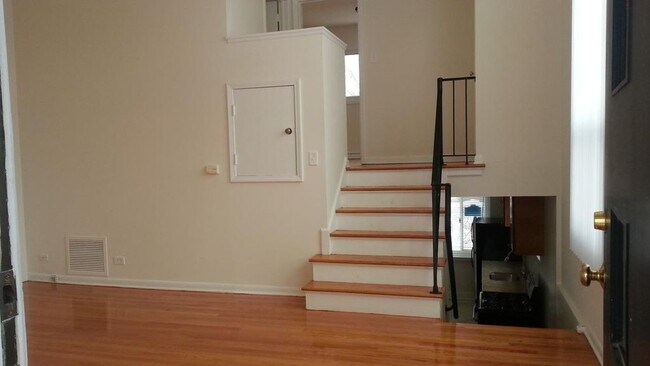 Building Photo - 422 Ridge Rd