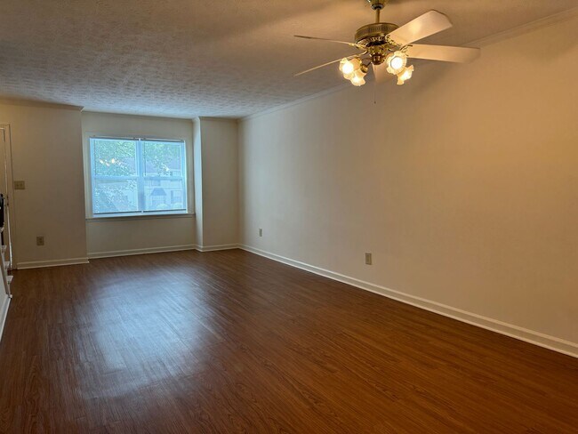 Building Photo - Great Location!!! Five Points, Tanyard Condominium's