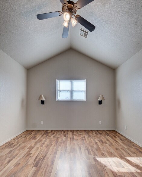 Building Photo - 4986 Raintree Cir