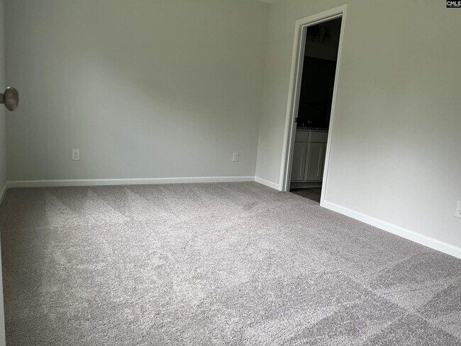 Building Photo - 844 Summerwood Ln