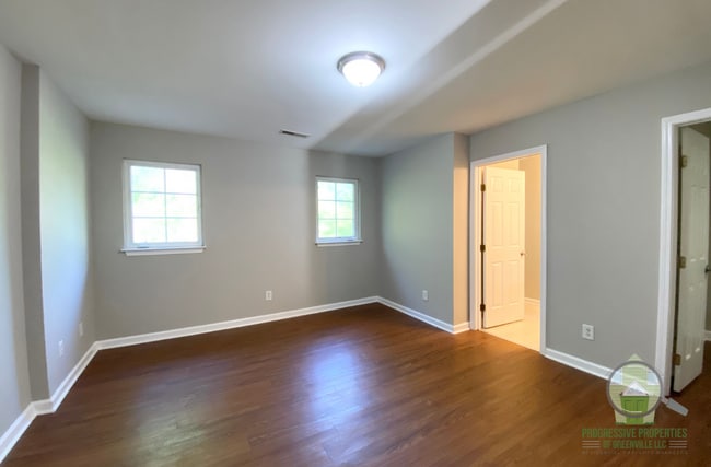 Building Photo - 222 Cambria Ct