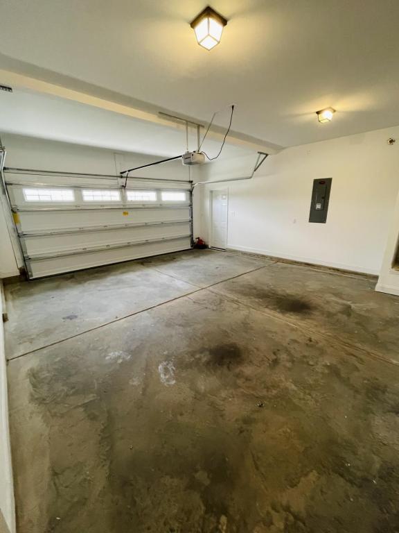 Building Photo - 3142 Hunting Lodge Rd