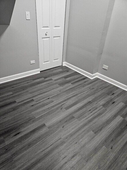 Building Photo - 8020 S Coles Ave