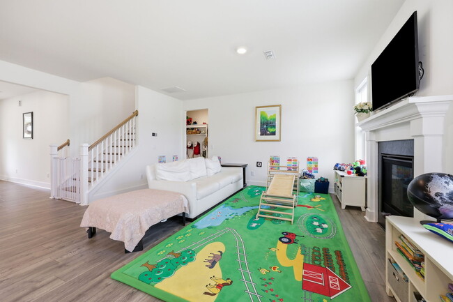 Building Photo - 1112 Basalt Ct