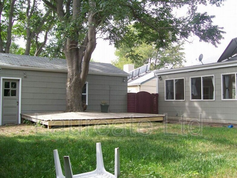 Building Photo - 1818 S Dahlia St