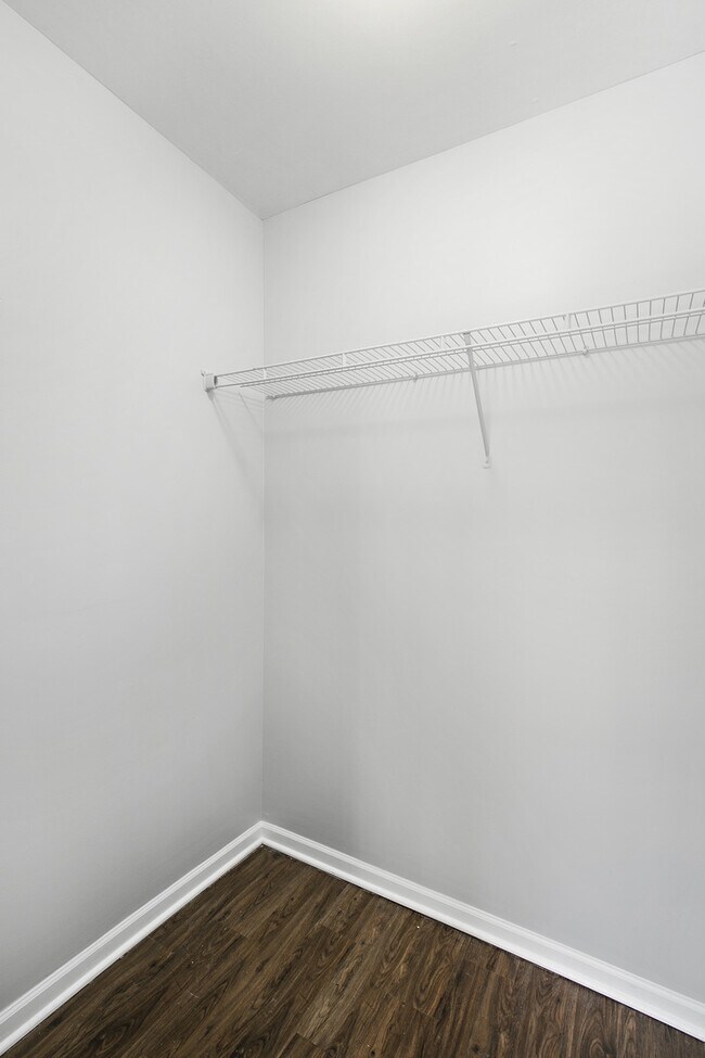 Building Photo - 7730 N Ashland Ave