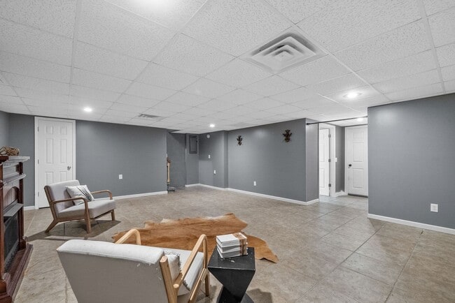 Building Photo - 114 Hickory Hill Dr