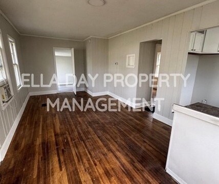 Building Photo - 810 N Harding Ave