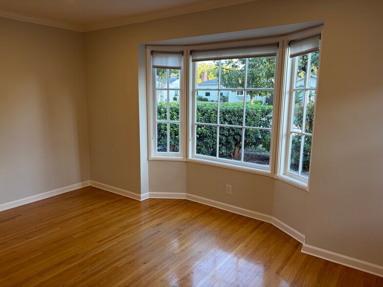 Building Photo - 851 Graynold Ave