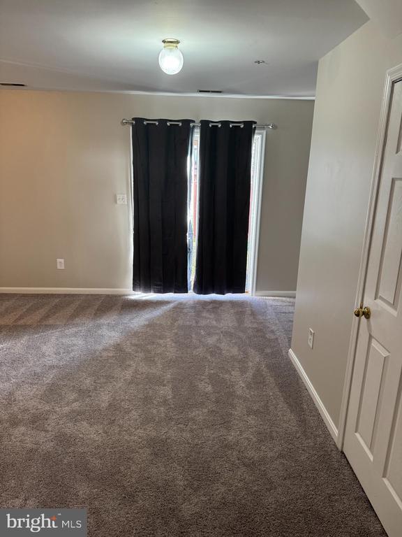 Building Photo - 113 Pinecove Ct