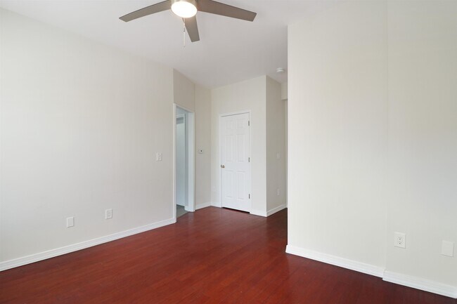 Building Photo - 1620 Palisade Ave