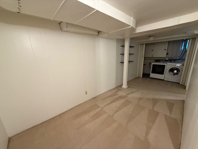 Building Photo - 2 Bedroom 2 Bathroom + Den Magnolia House!