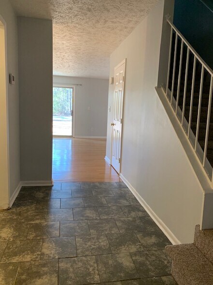 Spacious and clean - 365 W Illinois Ave