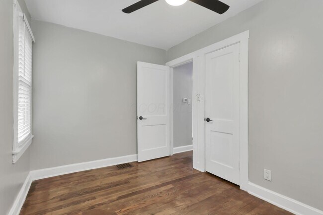 Building Photo - 2940 Hiawatha St