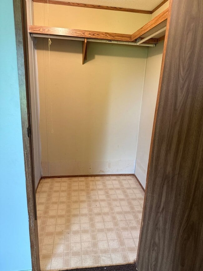 Building Photo - 2-Bedroom, 2-Bath Trailer with Scenic Views in Sparta, TN