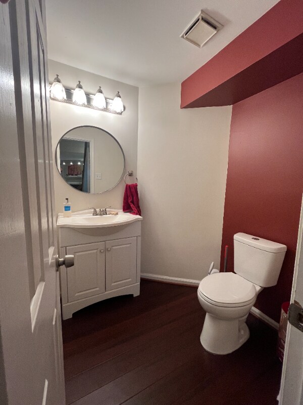 Building Photo - 8 Deer Run Ct