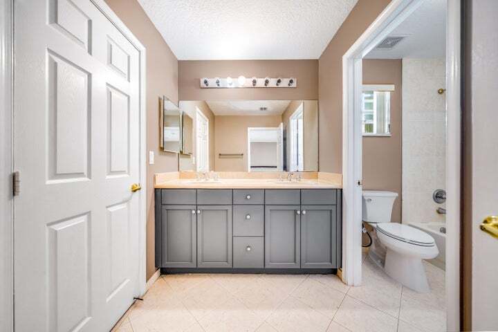 Building Photo - 2324 Simonson Dr