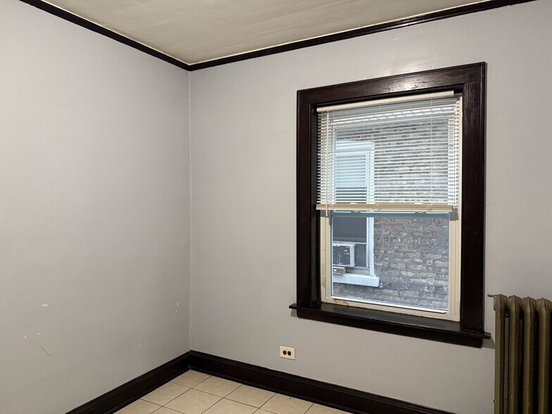 Building Photo - 2821 W Fletcher St