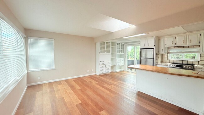 Building Photo - 14723 Martell Ave