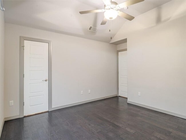 Building Photo - 130 Cisterna Dr