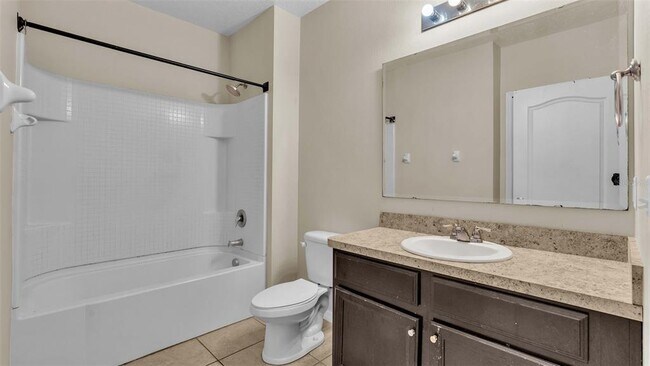 Building Photo - 6838 Glenbrook Dr