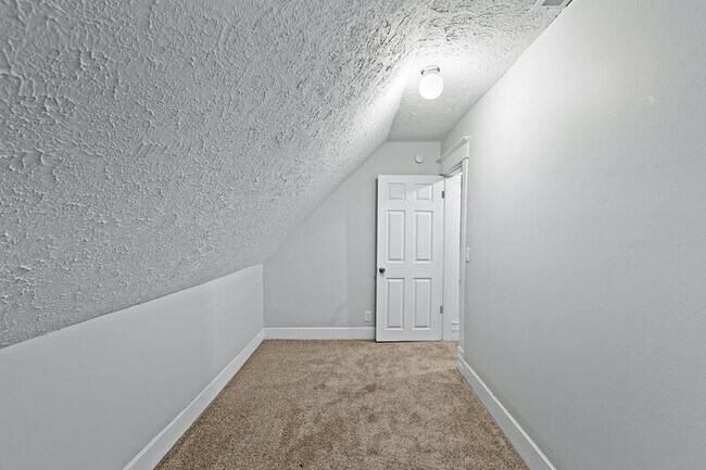 Building Photo - 1515 King Ave