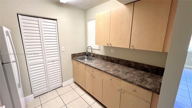 Building Photo - 686 NW 114th Ave