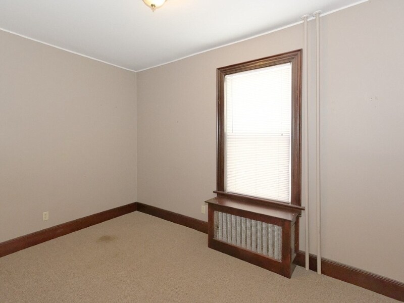 Building Photo - 546 Mercer St